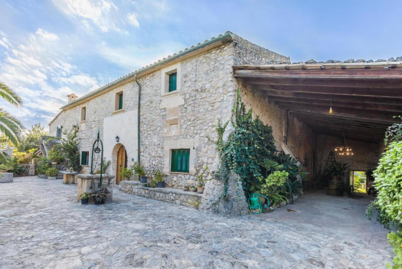 Llompart Villa Crestatx